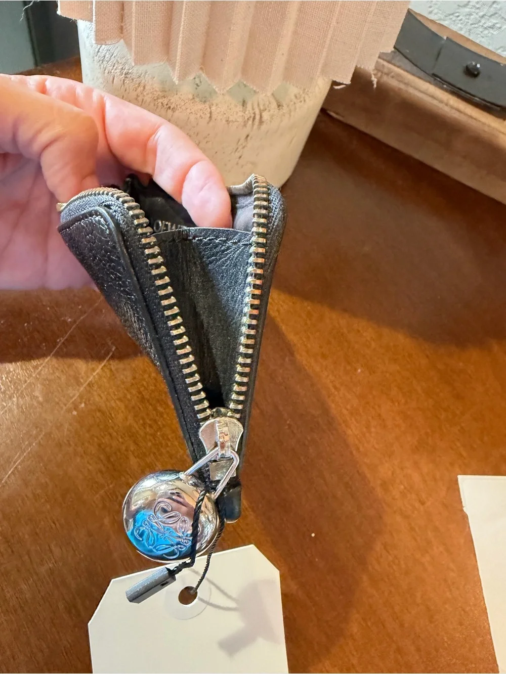 Loewe card coin